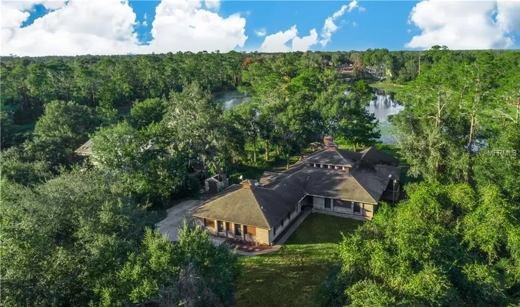 1938 S Lehigh Drive Deltona FL 32738