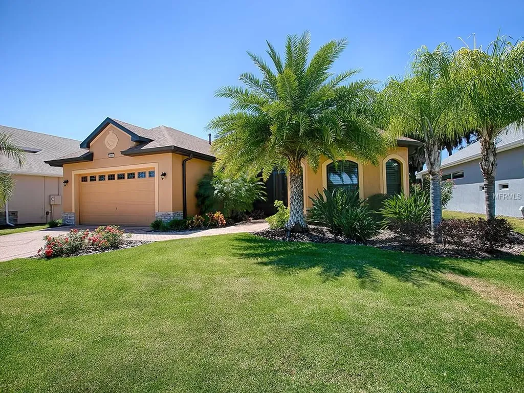 8865 Beacon Hill Avenue Mount Dora FL 32757