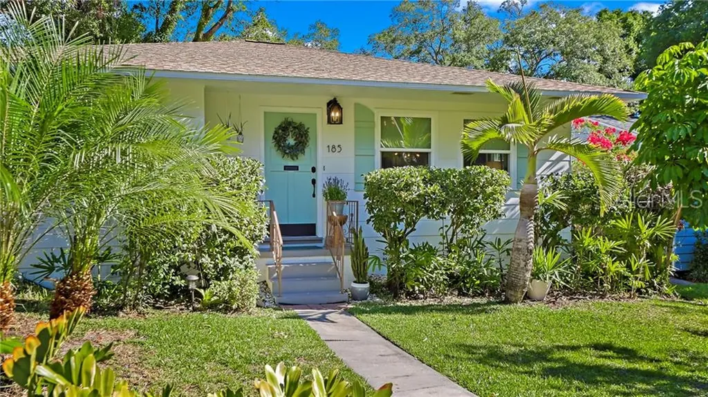 185 27th Avenue N St Petersburg FL 33704