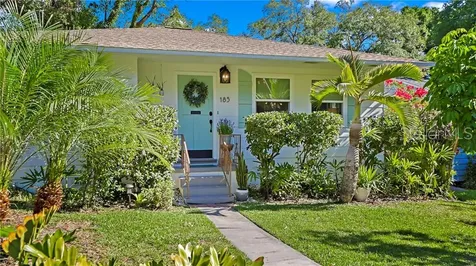 185 27th Avenue N St Petersburg FL 33704