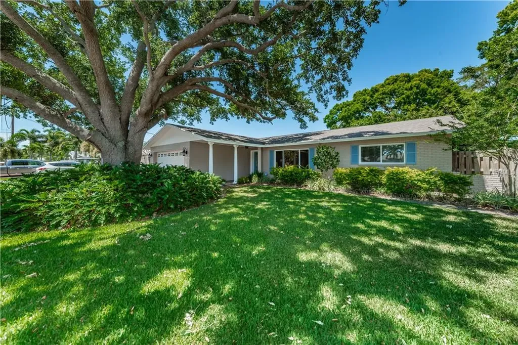 1389 47th Avenue NE St Petersburg FL 33703