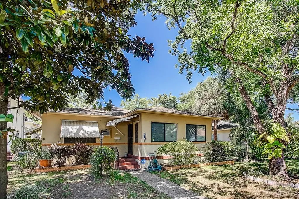 217 15th Avenue N St Petersburg FL 33704