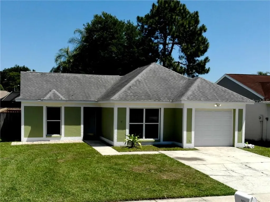 6833 Swain Avenue Tampa FL 33625