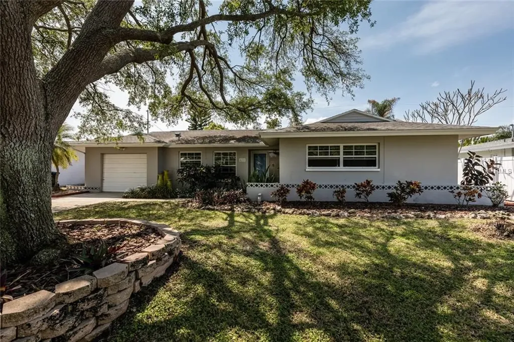 4172 10th Street NE St Petersburg FL 33703