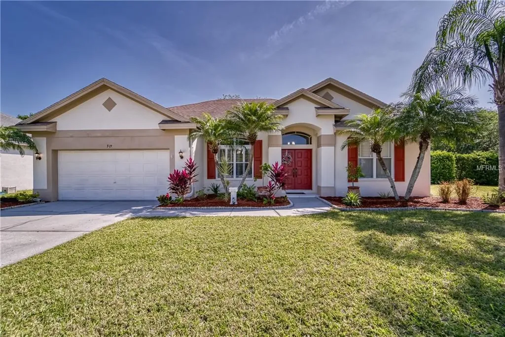 517 Pinewood Drive Oldsmar FL 34677