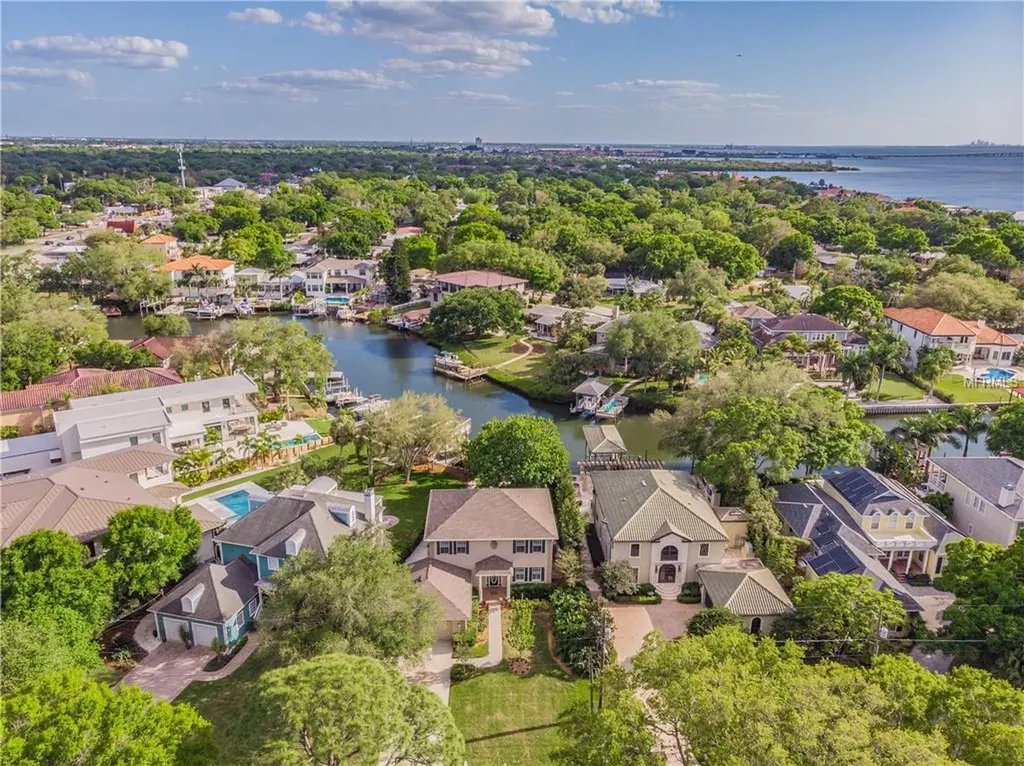 5006 W Leona Street Tampa FL 33629