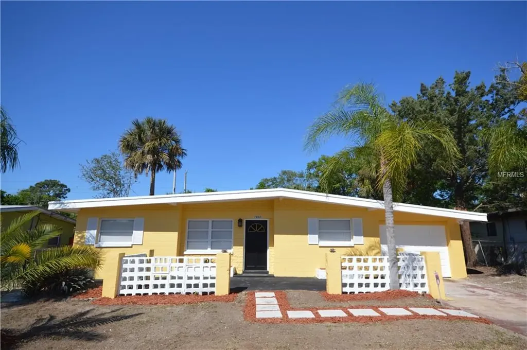 1050 Thunderbird Drive Daytona Beach FL 32117