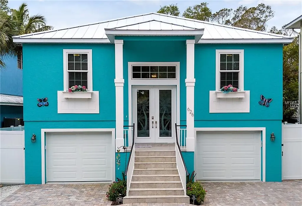 626 Avenida De Mayo Sarasota FL 34242