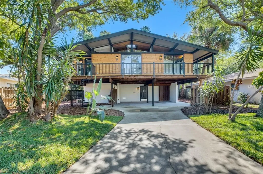 1942 New Hampshire Avenue NE St Petersburg FL 33703
