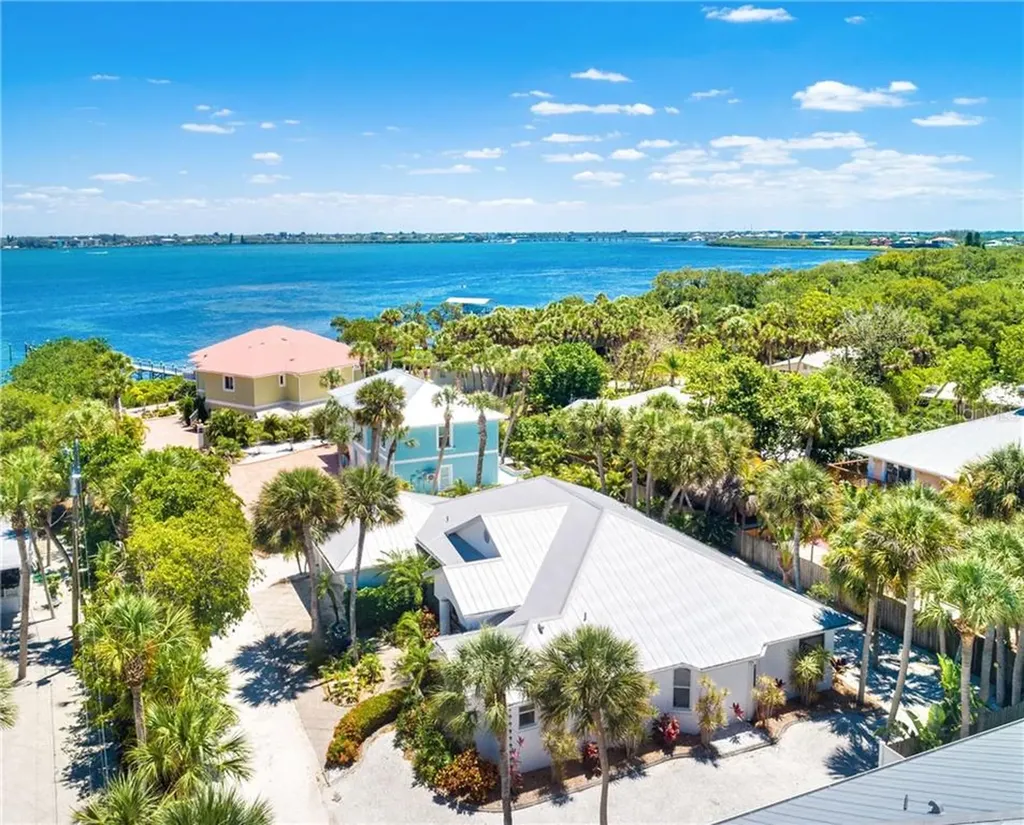4131 N Beach Road Englewood FL 34223