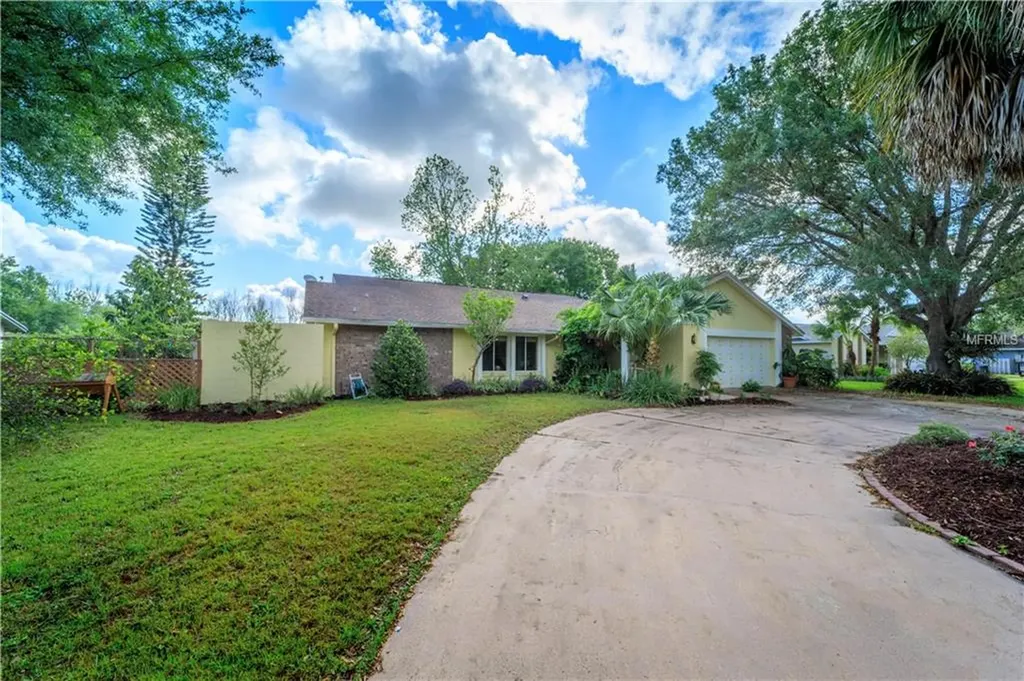28744 Tammi Drive Tavares FL 32778