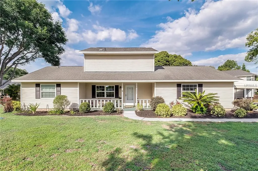 16041 Ridgewood Avenue Montverde FL 34756