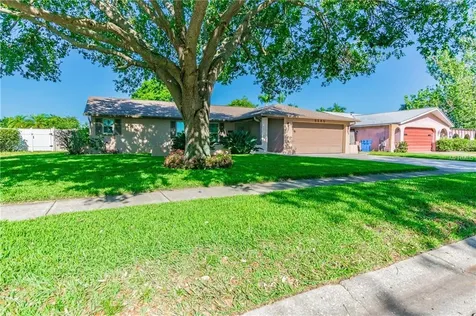 8230 17th Way N St Petersburg FL 33702