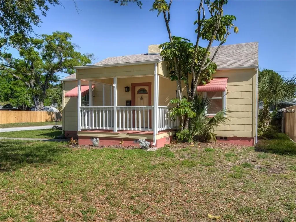134 NE Monroe Circle N St Petersburg FL 33702