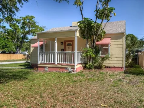134 NE Monroe Circle N St Petersburg FL 33702