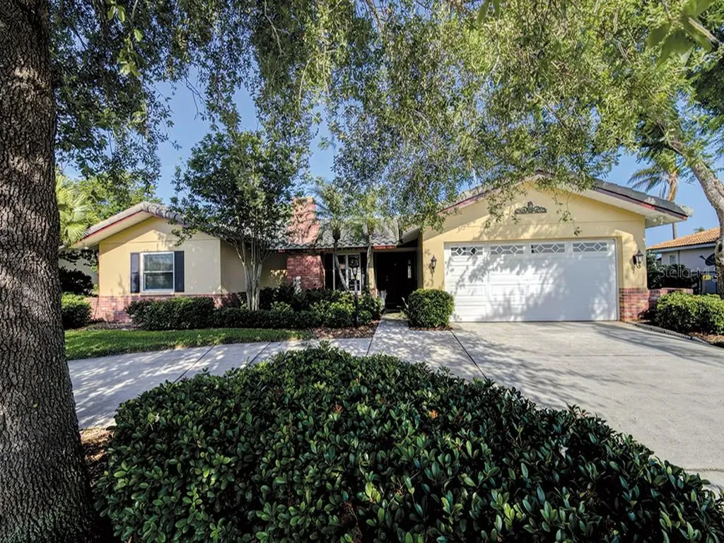 1929 Iowa Avenue NE St Petersburg FL 33703