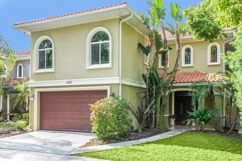2821 W Thornton Avenue Tampa FL 33611