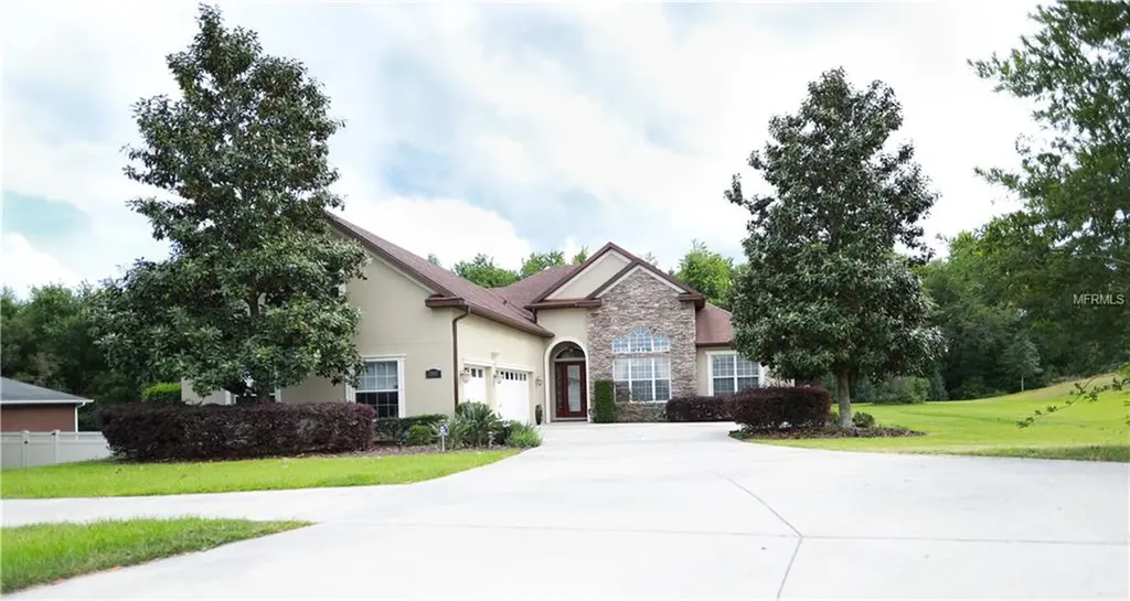 2332 Zaltana Circle Minneola FL 34715