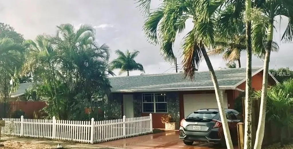 6881 Park Street Hollywood FL 33024