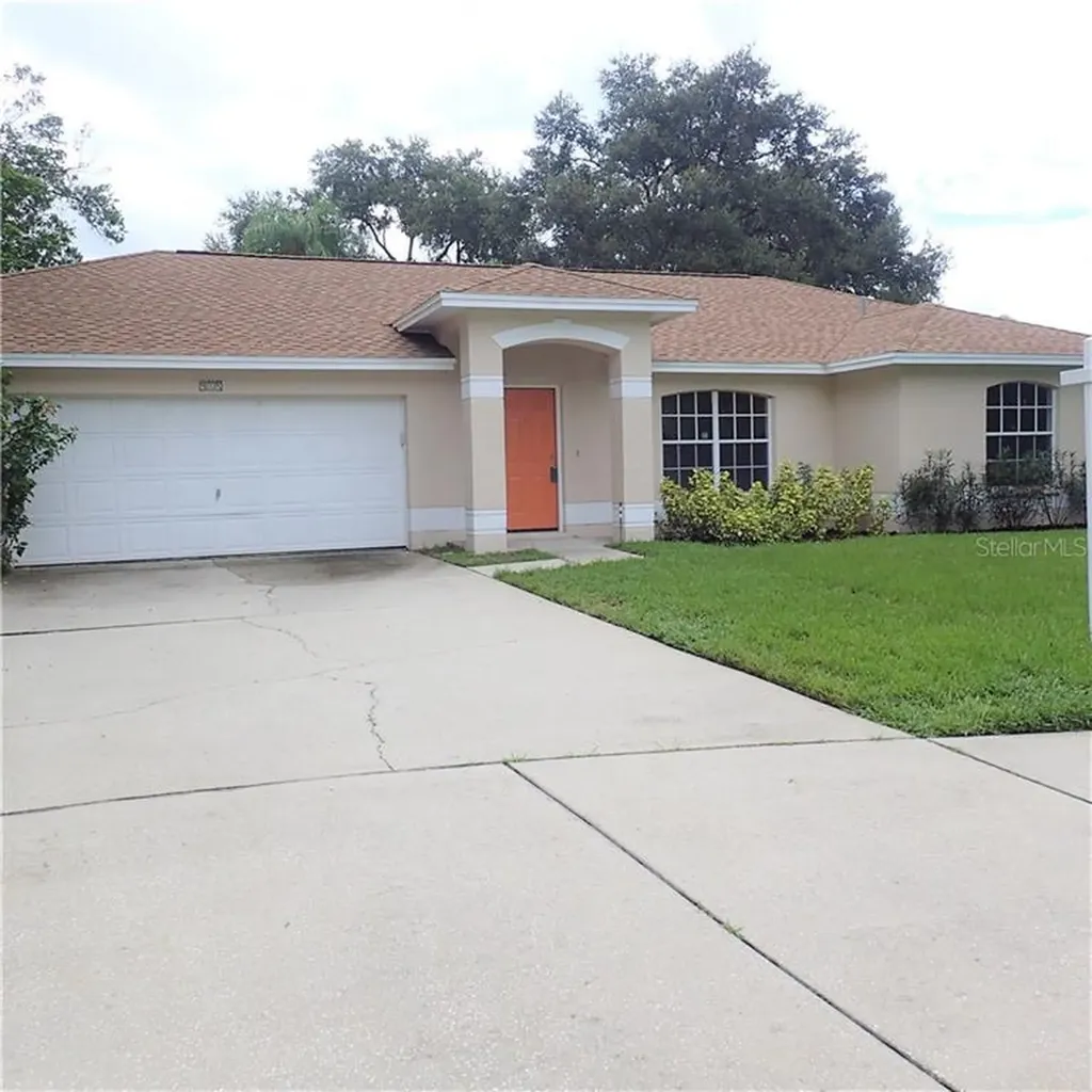 915 Clearcreek Drive Tampa FL 33613