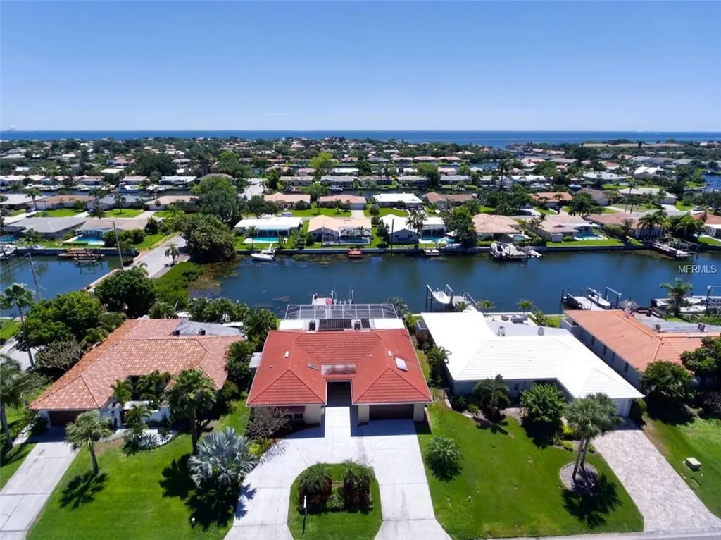 1976 Montana Avenue NE St Petersburg FL 33703