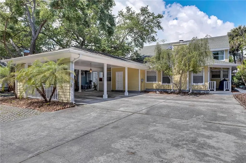 2109 W Hills Avenue Tampa FL 33606