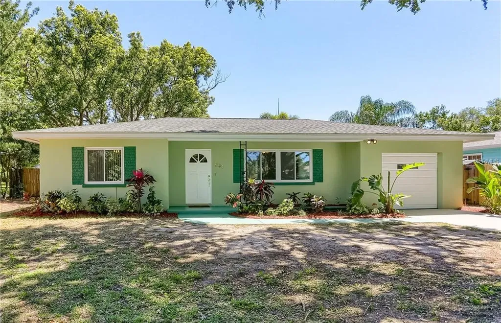 931 5th Avenue NW Largo FL 33770