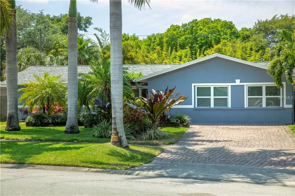 4529 Beach Drive SE St Petersburg FL 33705