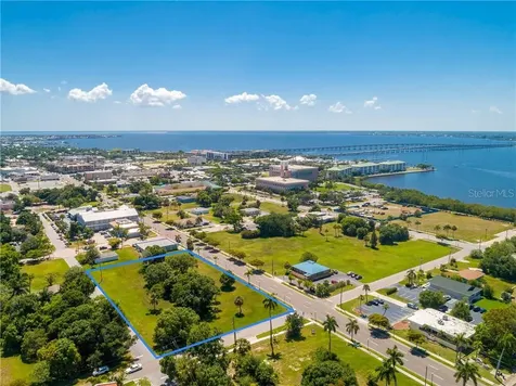 427,407, 417, 425 E Olympia Avenue Punta Gorda FL 33950
