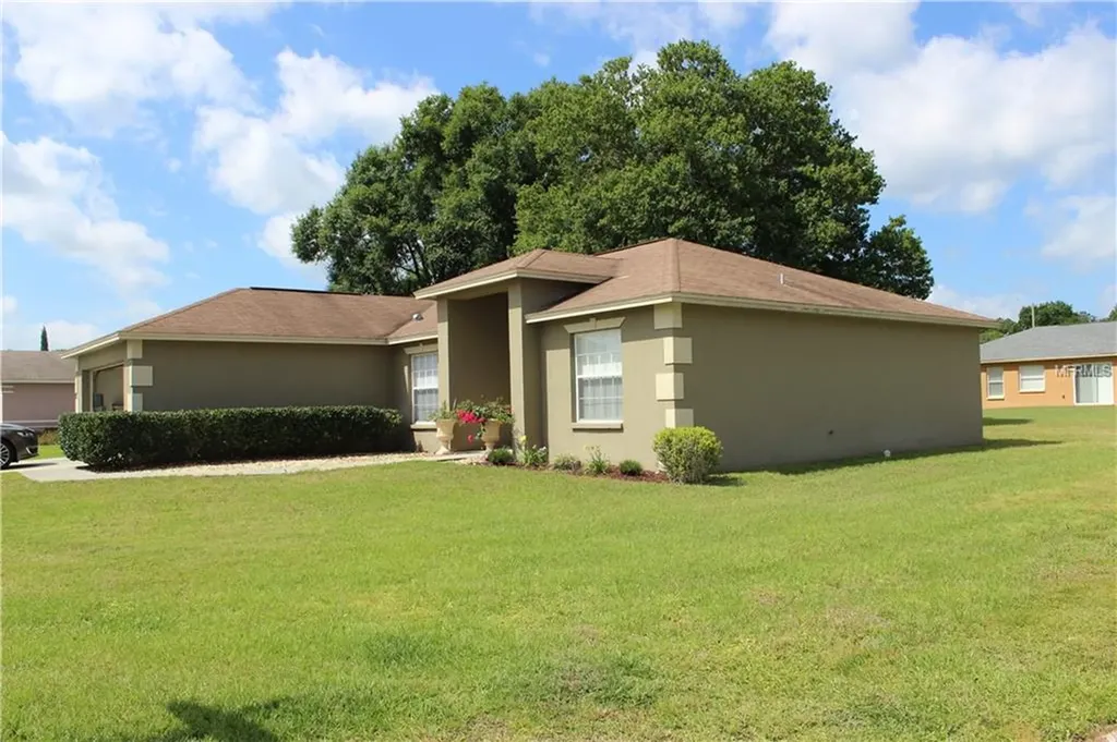 8198 Westmont Avenue Lakeland FL 33810