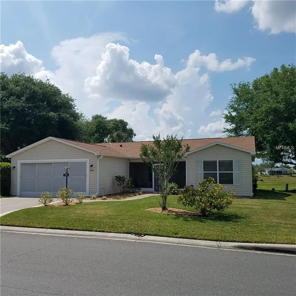 2524 Botello Avenue The Villages FL 32162