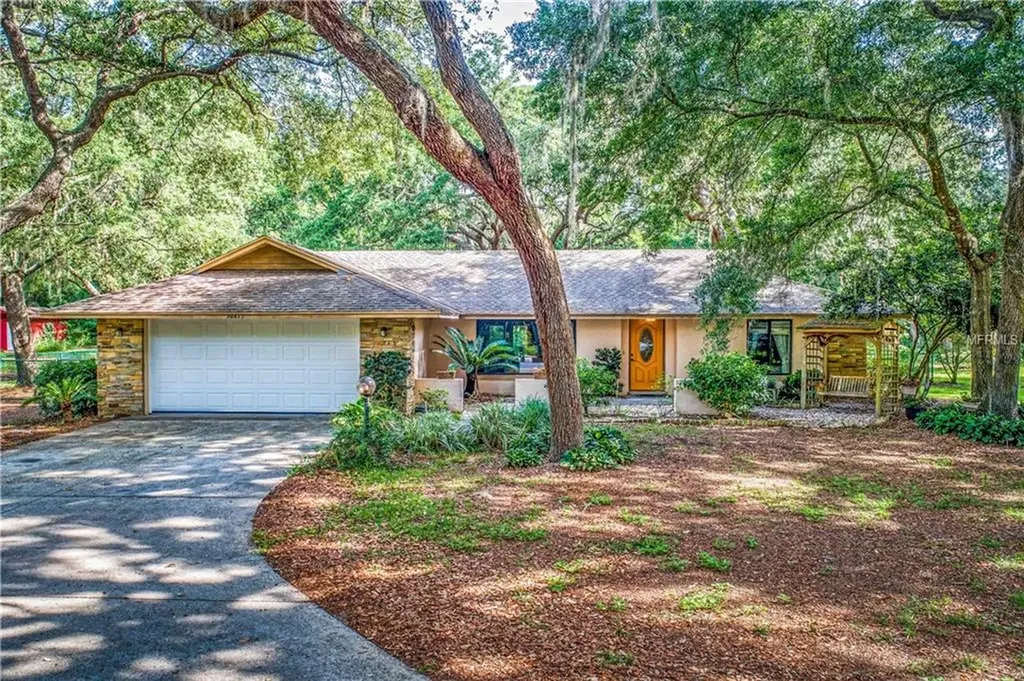 10615 Poe Street Leesburg FL 34788