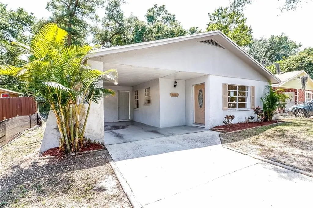 1811 E Knollwood Street Tampa FL 33610