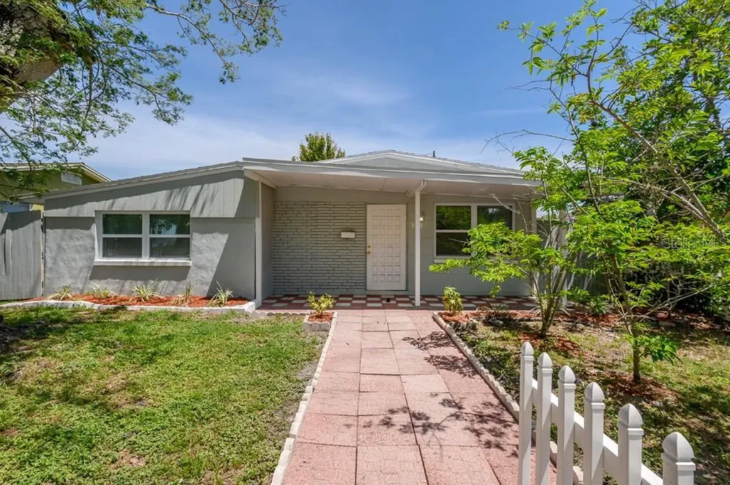 721 50th Avenue N St Petersburg FL 33703