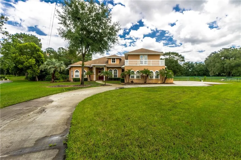 6664 Country Club Road Wesley Chapel FL 33544