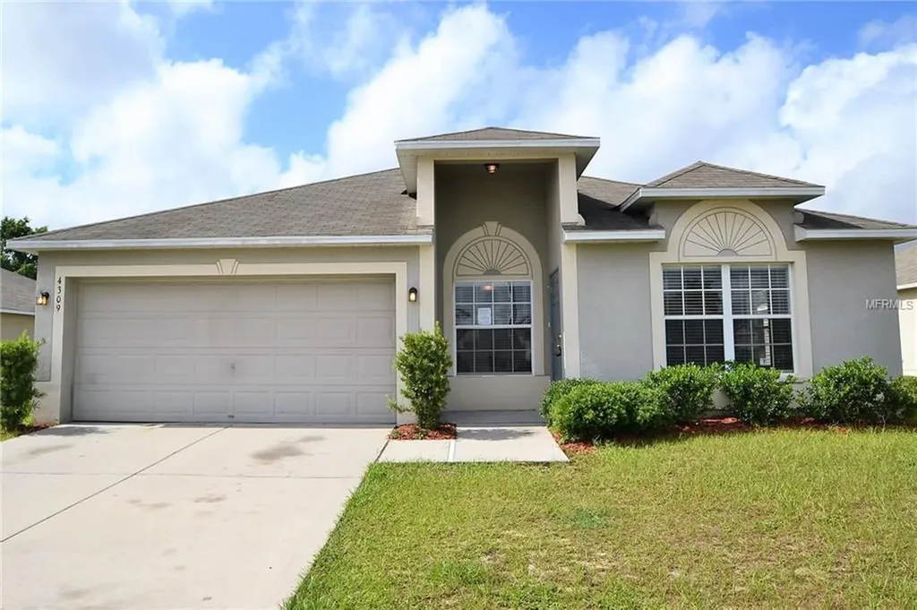 4309 Reynolds Oaks Place Plant City FL 33563