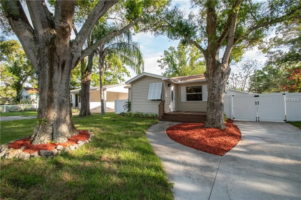 4108 44th Avenue N St Petersburg FL 33714