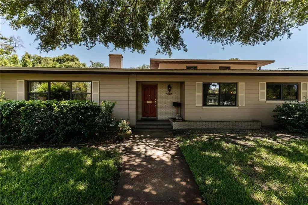 6286 6th Avenue N St Petersburg FL 33710