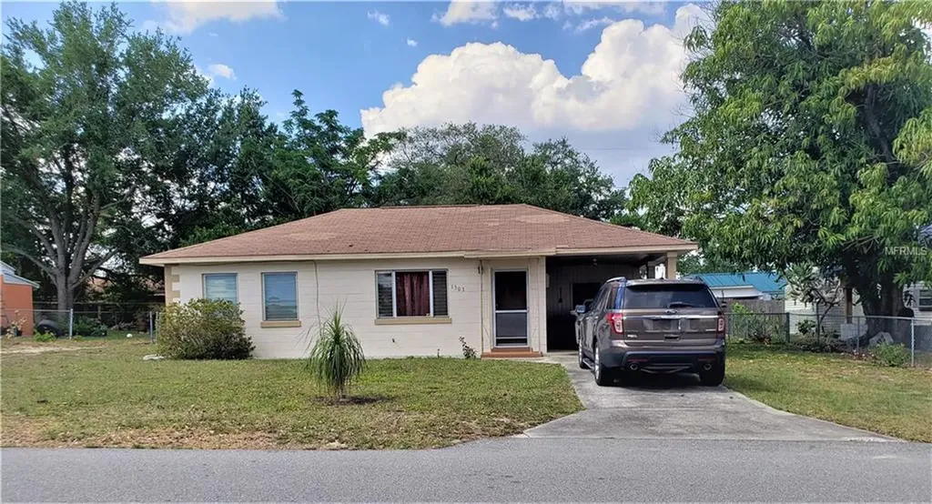 1303 Carlton Avenue Lake Wales FL 33853