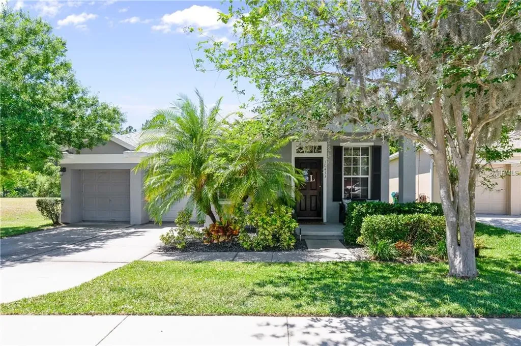 10433 Eastpark Woods Drive Orlando FL 32832