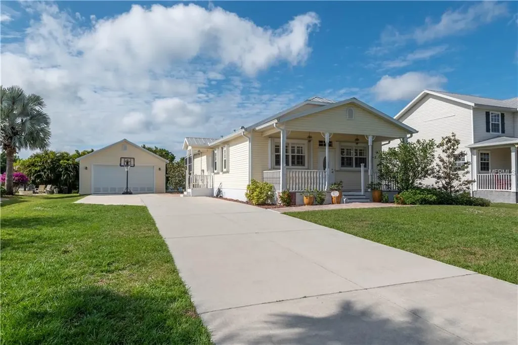 327 W Mckenzie Street Punta Gorda FL 33950