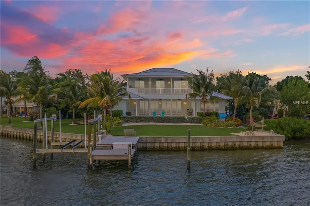 3864 Shore Acres Boulevard NE St Petersburg FL 33703