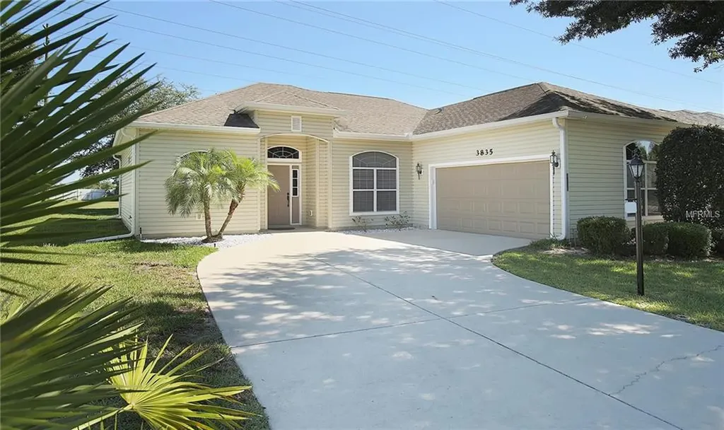 3835 Manor Oaks Court Leesburg FL 34748