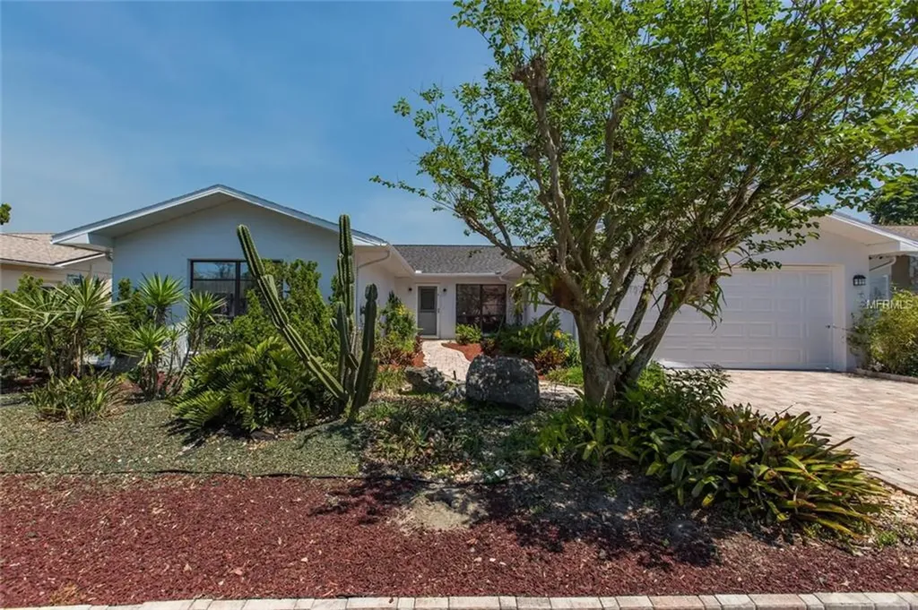 8914 Martinique Lane Port Richey FL 34668
