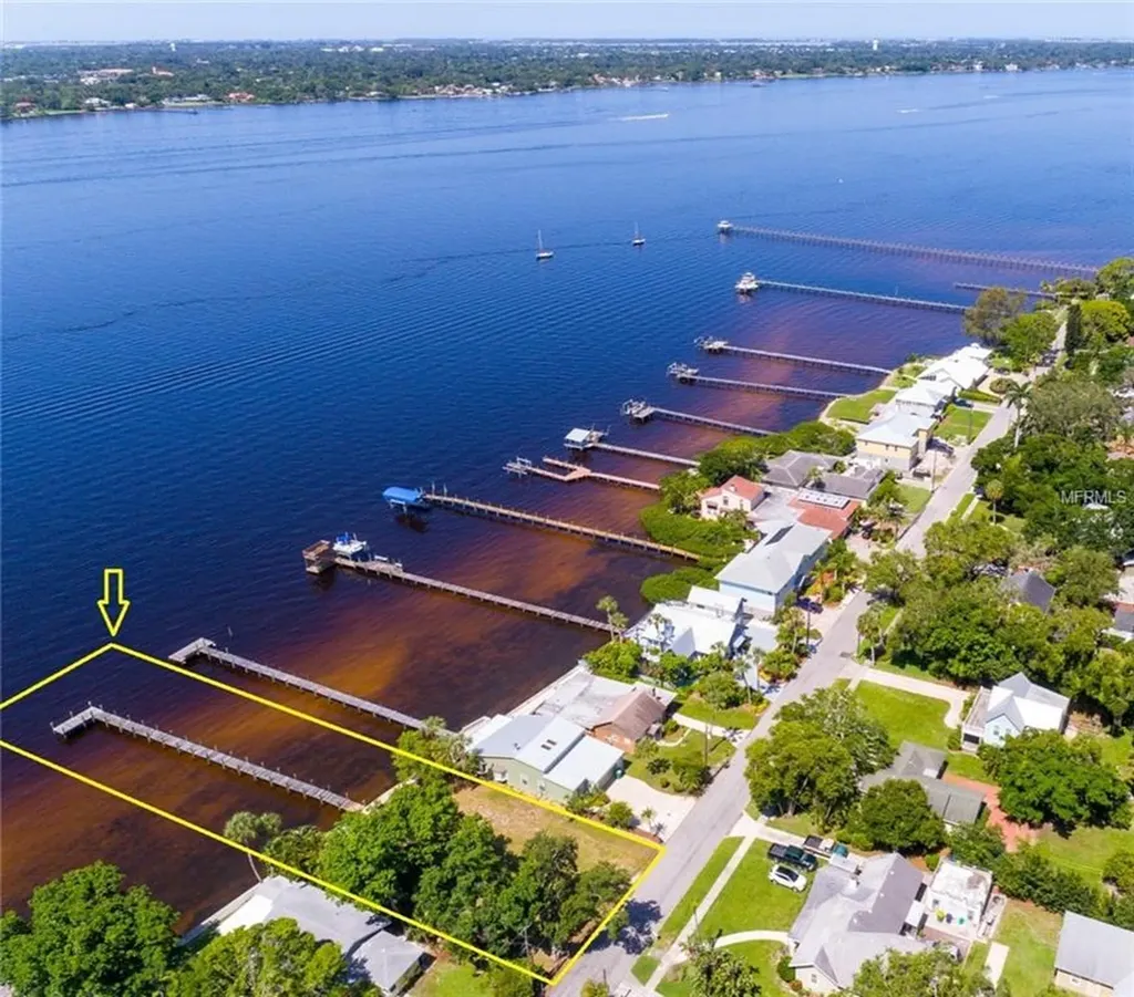 1811 4th Street W Palmetto FL 34221