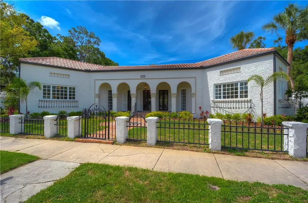 5102 W Azeele Street Tampa FL 33609