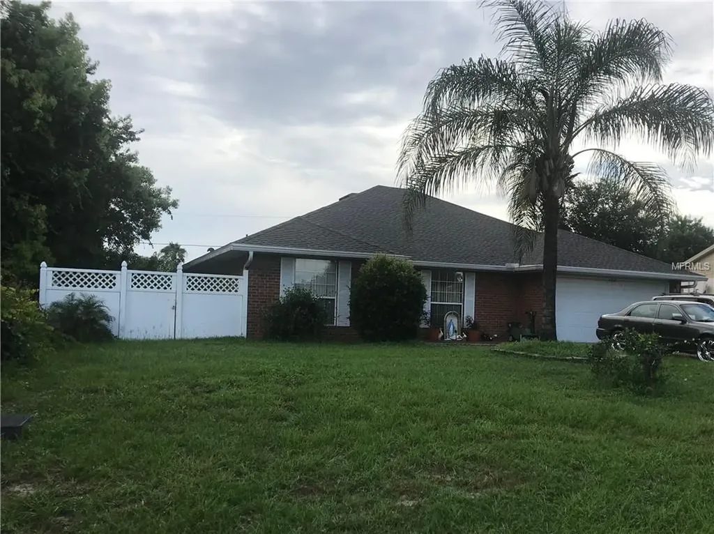 1916 Montecito Avenue Deltona FL 32738