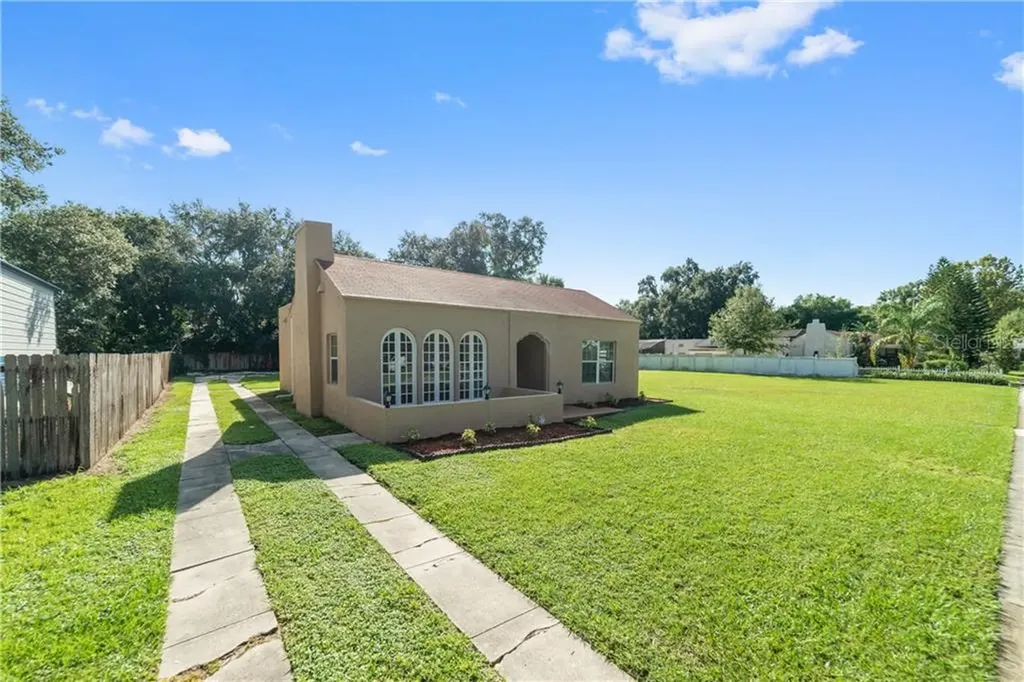 1023 Arragon Avenue Kissimmee FL 34744