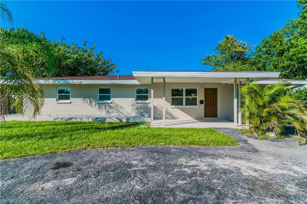 831 72nd Avenue N St Petersburg FL 33702