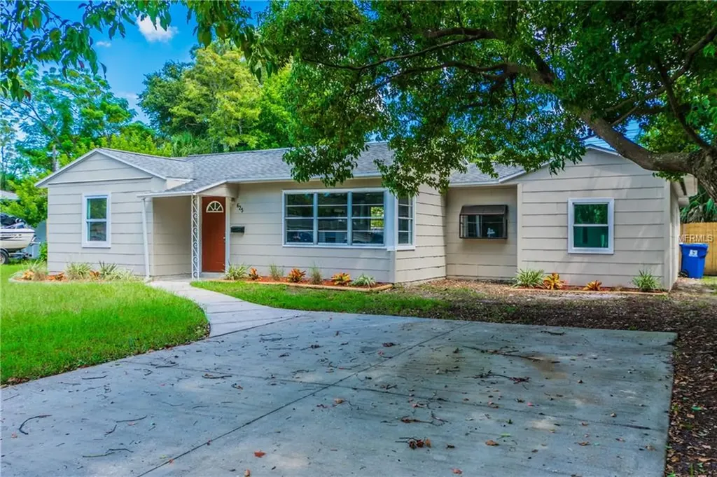 625 75th Street N St Petersburg FL 33710